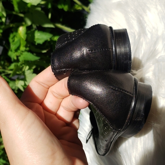 Vaneli Black Perforated Loafers satin bow 9S - Picture 8 of 9